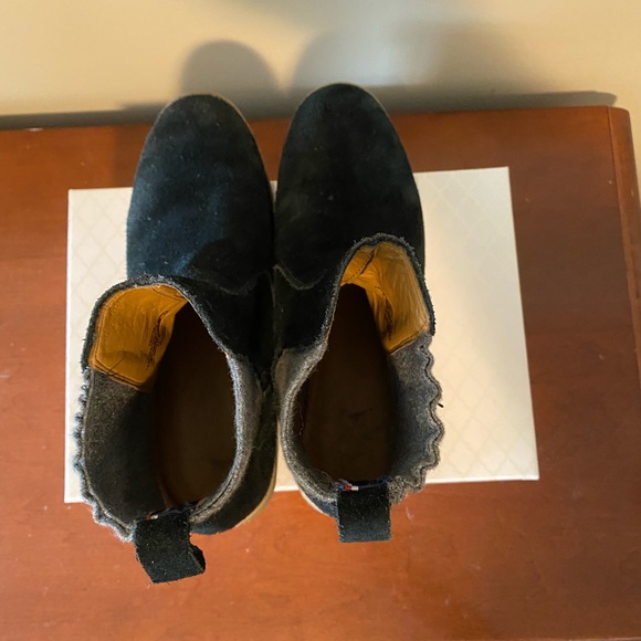 💥HP💥 Tommy Hilfiger Slip-On Suede Boots - Picture 4 of 7